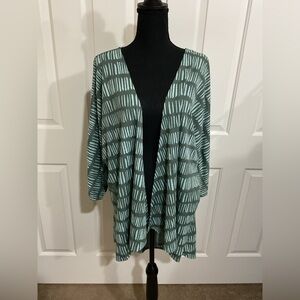LuLaRoe L Green and Gray Lindsay Kimono
